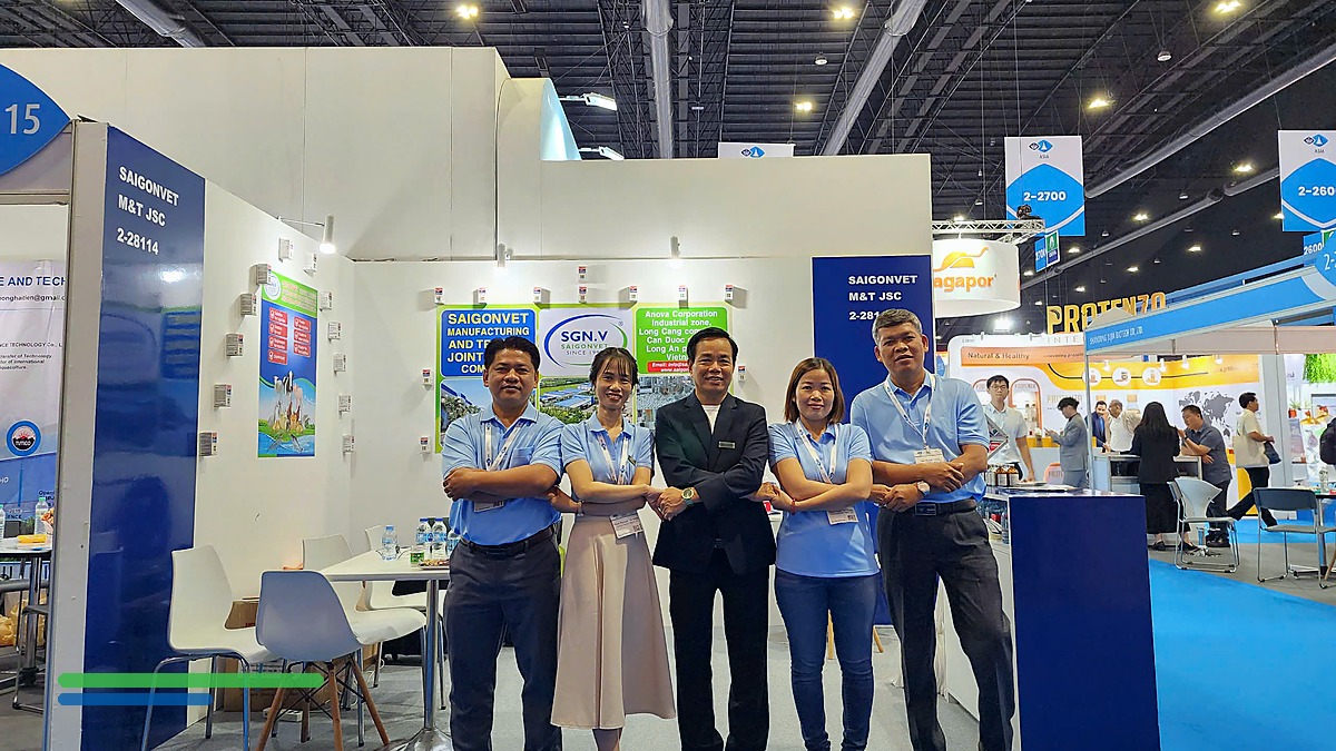 SaigonVet professional team at a global trade venue