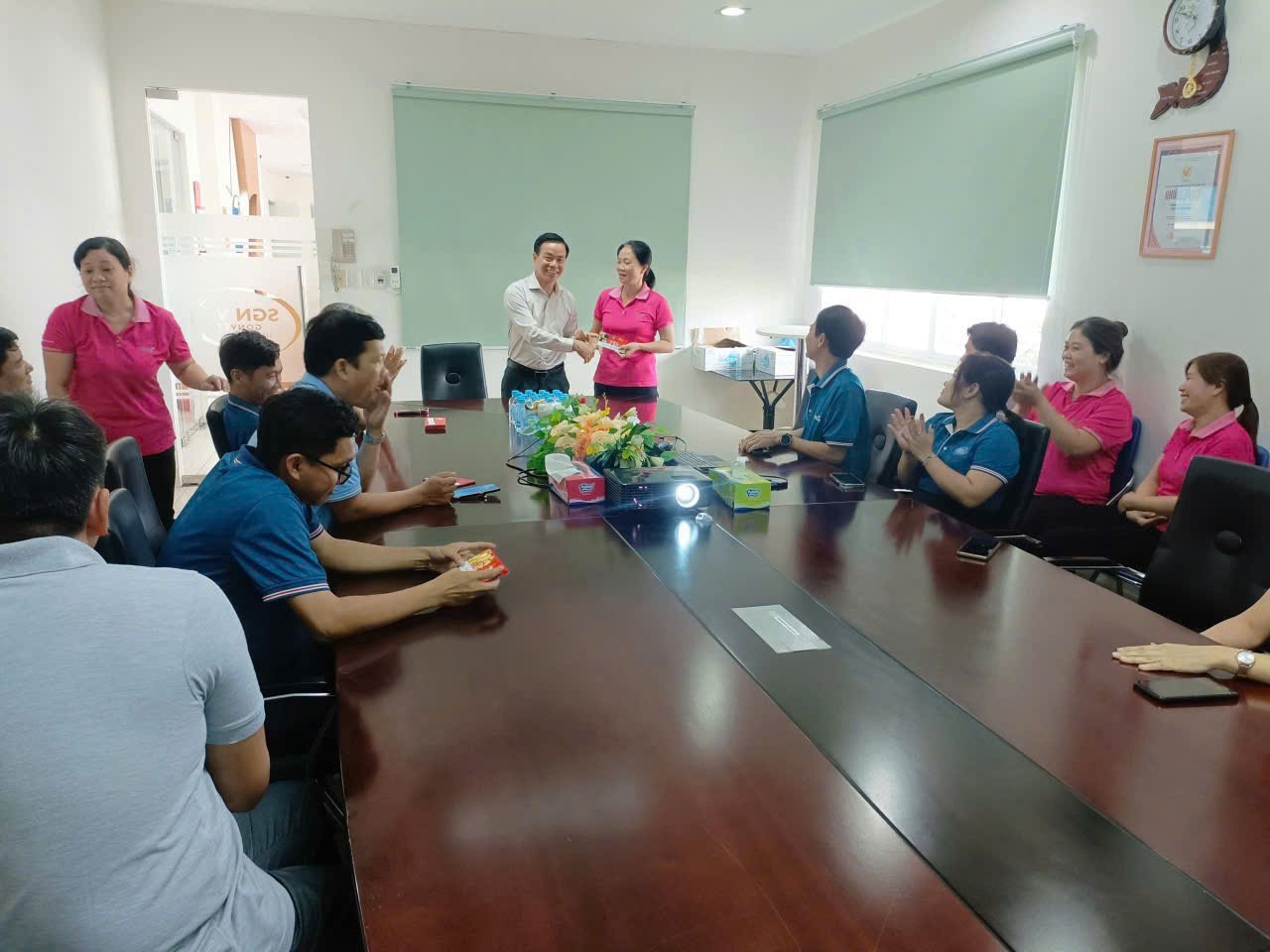 Ghi nhận nỗ lực và đóng góp